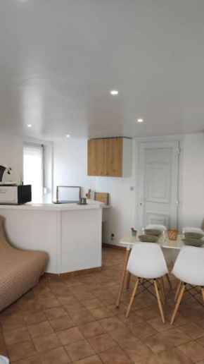 Studio, 50m de la plage, RDC